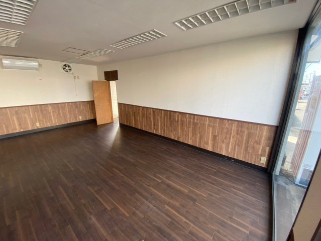 橋目町 山田様店舗の内装