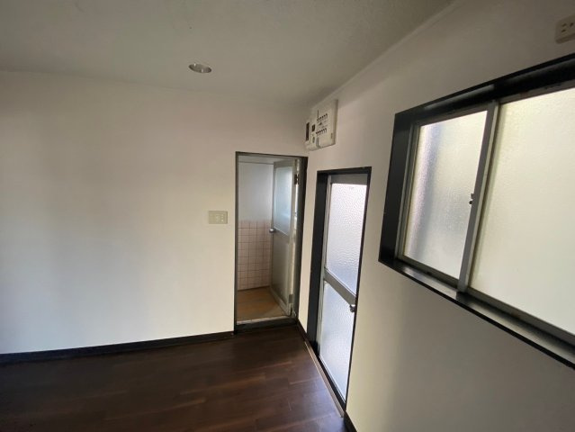 橋目町 山田様店舗の居間・リビング