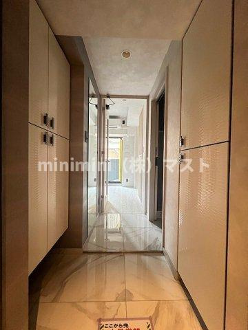 エスライズ難波Ⅲの玄関