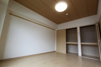 【洋室】 | プラーナ泉中央