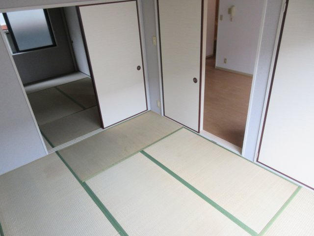 メルヴィルA棟の和室