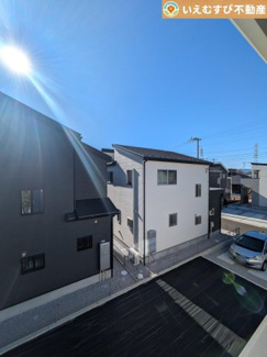 【展望】 | 高い建物が無く開放感のある展望
バルコニーからの展望も開けていて閑静な住宅地が望めます。日当りも良いですね♪