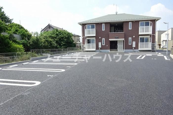 ティアラ　中丸の駐車場