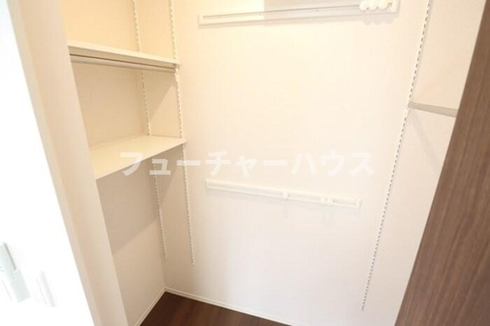 ティアラ　中丸の収納