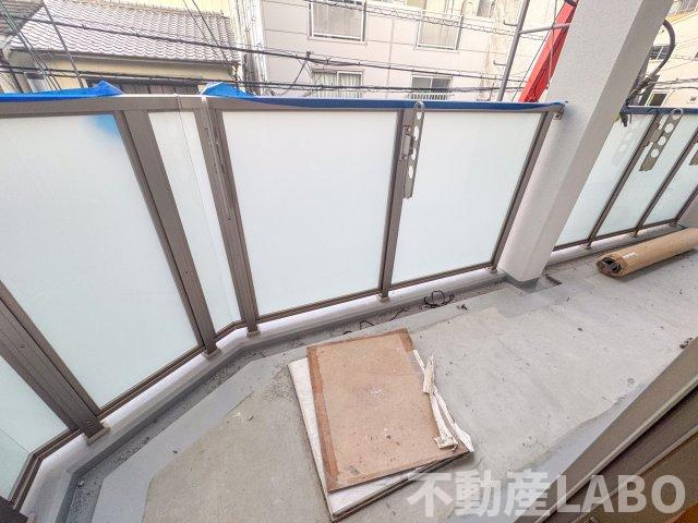 クローバー・グランツ弁天町のバルコニー