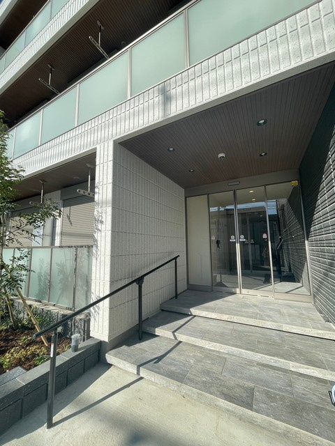 アーデル烏山のエントランス