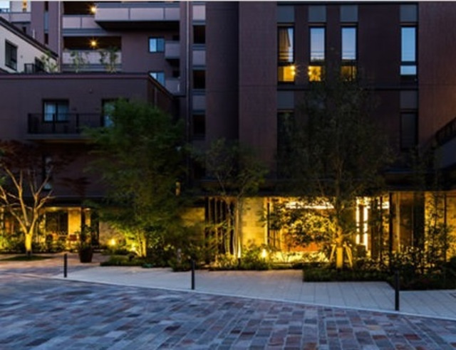 アトラス調布　光の棟のエントランス