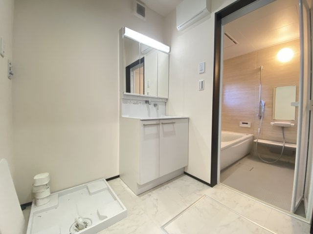 【築浅戸建】熊谷市石原の独立洗面台