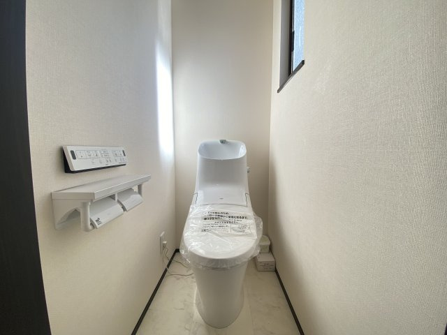 【築浅戸建】熊谷市石原のトイレ