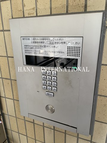 ツインリーフ国分寺のエントランス