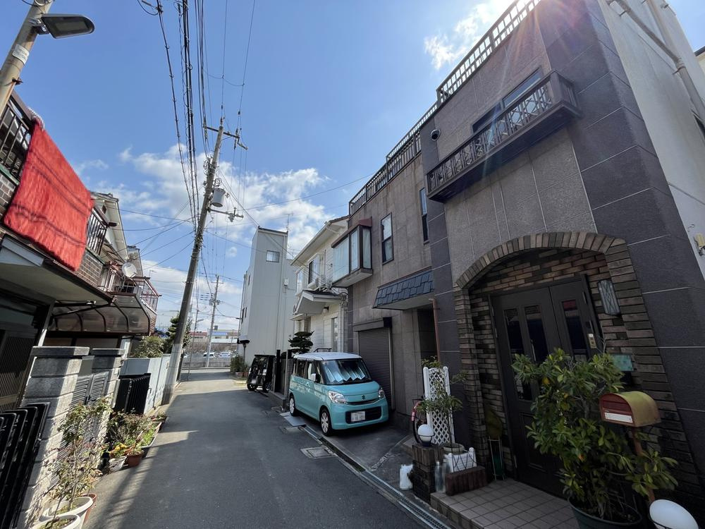 菊水通２丁目　中古一戸建ての前面道路含む現地写真|前面道路含む現地写真
■物件内覧・資金計画相談・住宅ローン相談、リフォーム相談、お問合せ受付中■
※当日・翌日のご内覧、ご相談はお電話でのお問合せがスムーズです！