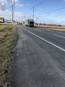 新屋敷甲1162-1土地の前面道路含む現地写真