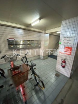 【エントランス】 | 花こう第２ビル | 建物の内部です