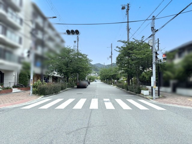 川西町2号地 売土地の周辺|人気の飲食店やコンビニがあり便利な立地です