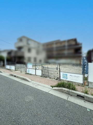 川西町2号地 売土地の外観|南側道路幅は約7ｍで駐車がしやすく、陽当りの良い整形地です