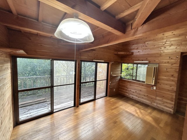 有田川リバーサイドヒル①ロフト付木造平屋建の居間・リビング