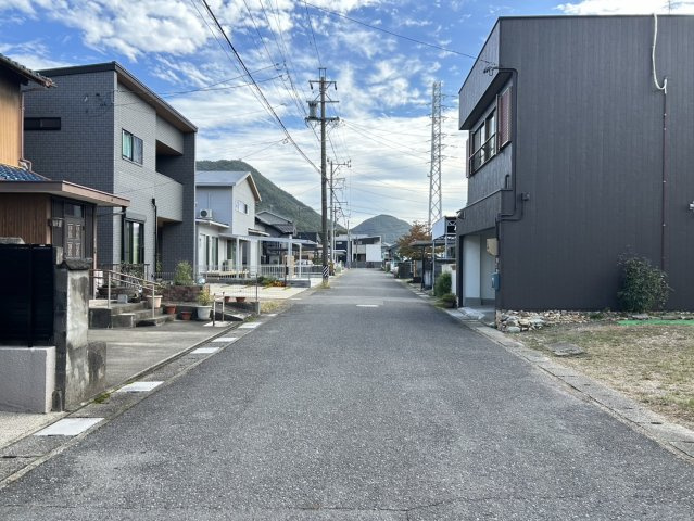 売土地　岐阜市若福町　43.09坪の前面道路含む現地写真