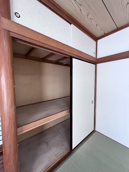 【収納】 | 裾野市千福が丘1丁目 中古住宅 XH05486 | 裾野市千福が丘1丁目　和室押入　リフォーム後
