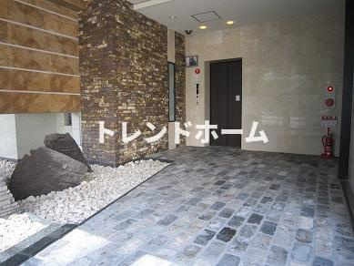 フォレステージュ西本町のエントランス|選べる家電プランあり！！