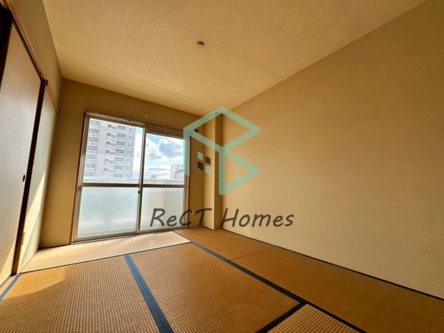 ロイヤル船橋の内装