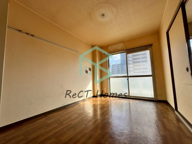 ロイヤル船橋の居間・リビング