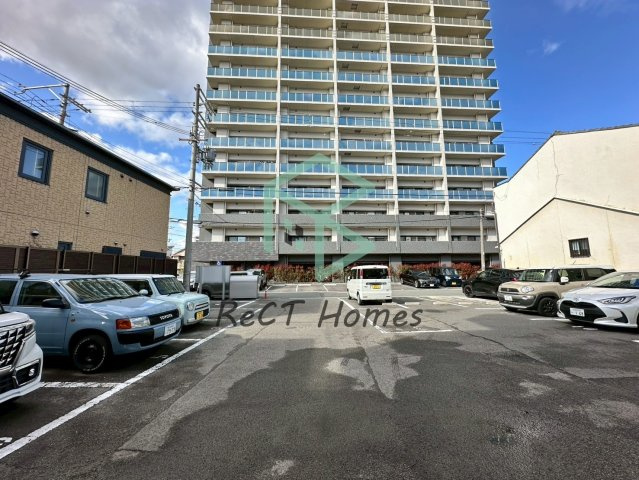 ロイヤル船橋の駐車場