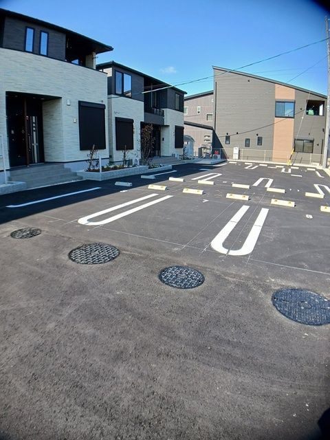 ラルジュⅡ　　 刈谷市近郊の賃貸はクラスホームの駐車場