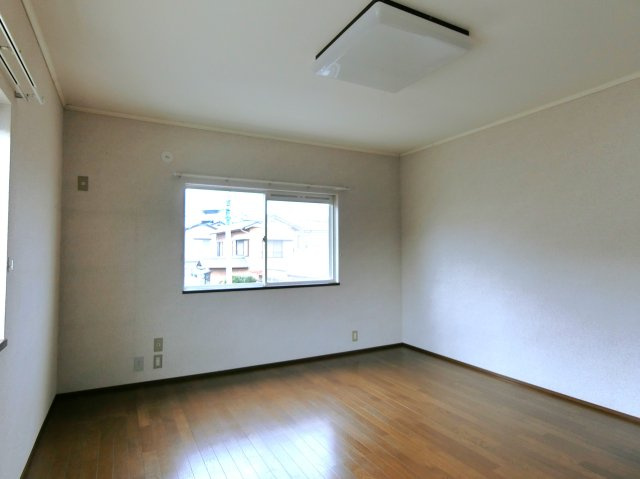 中の島町貸家の洋室