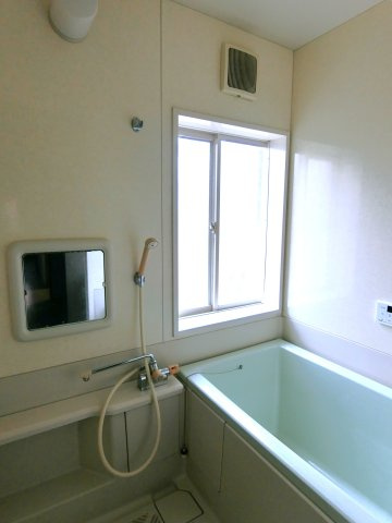中の島町貸家の浴室