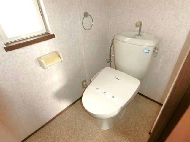 中の島町貸家のトイレ