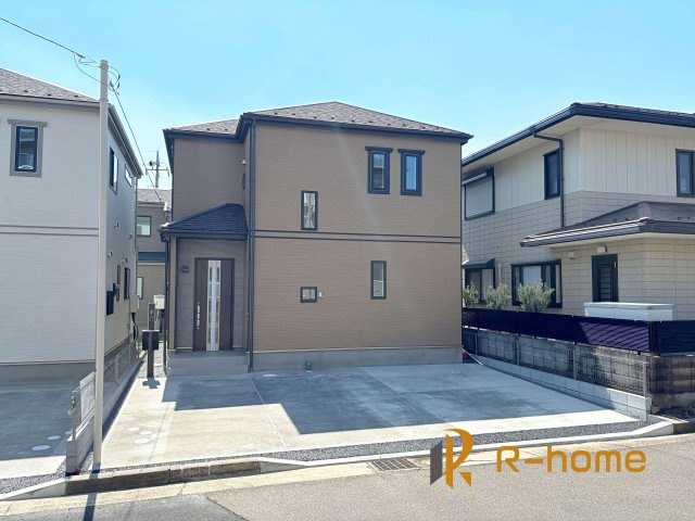 水戸市見和9期　新築戸建て　1号棟の外観|ご予約を頂ければ、『平日』はもちろん『早朝』や『夜間』もご見学可能です♪お気軽にお申し付けください♪