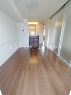 【居間・リビング】 | メゾン　ラ・ヴェリテB | 別部屋写真です。