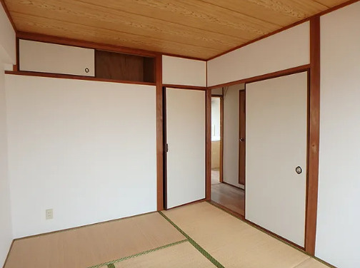 明神マンション2号の和室