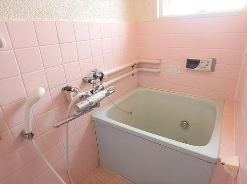 明神マンション2号の浴室