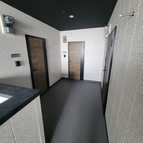 サニーガーデン安居野のその他共用部分|玄関前の共用部です♪