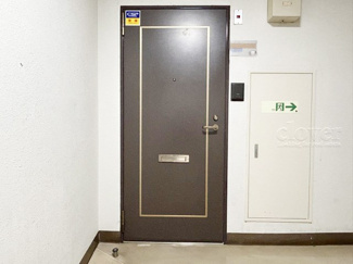 【その他共用部分】 | 皆様をお迎えする、お部屋の玄関ドア。開けやすさや開放角度、ドアノブの操作しやすさや鍵の形状などを、現地で一度ご確認ください。～即日のご見学可能～　お問合せはお気軽にどうぞ。