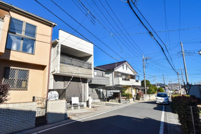 ふじみ野市大井１丁目の中古一戸建の前面道路含む現地写真|小中学校、保育施設、公園至近で子育てに優しい住環境です。
