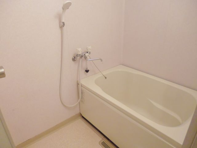YKハイツ宮の上の浴室