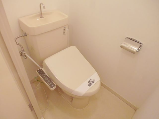 YKハイツ宮の上のトイレ