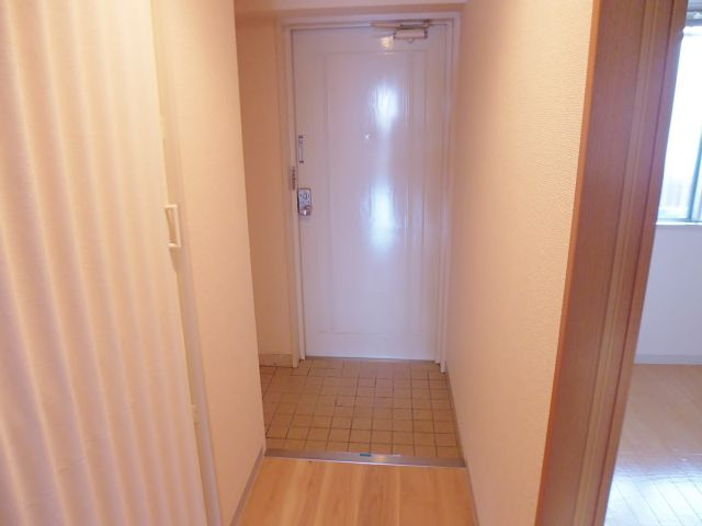 YKハイツ宮の上の玄関