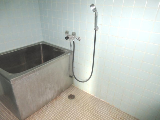 ハイフラット静徳の浴室