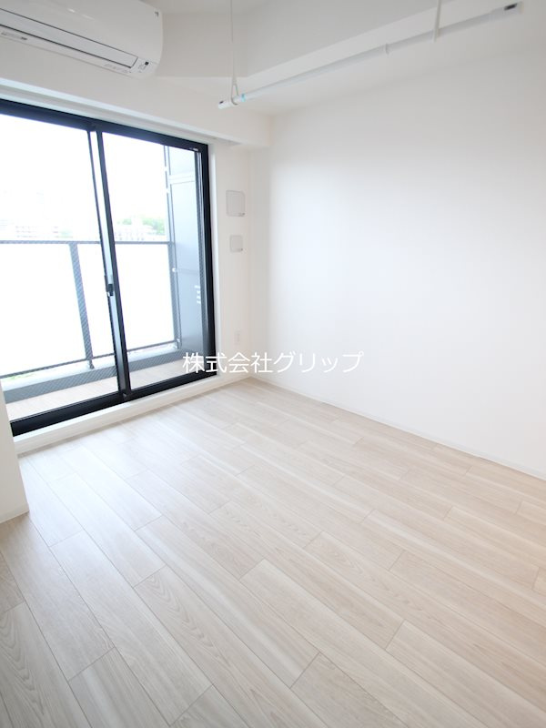グリシーナ横浜桜木町の洋室