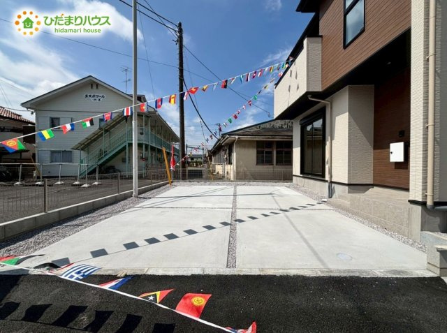 鴻巣市加美　4期　新築戸建　ずっとプラス01の駐車場