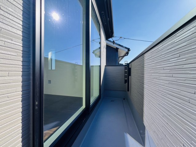 高浜市屋敷町２丁目5-22『仲介手数料無料』新築戸建てのバルコニー