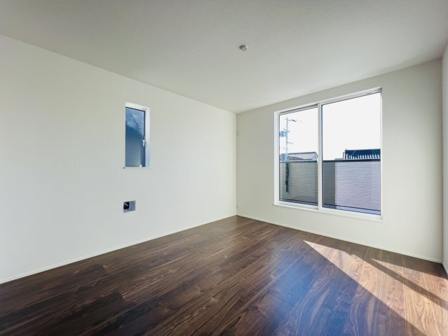 高浜市屋敷町２丁目5-22『仲介手数料無料』新築戸建ての洋室