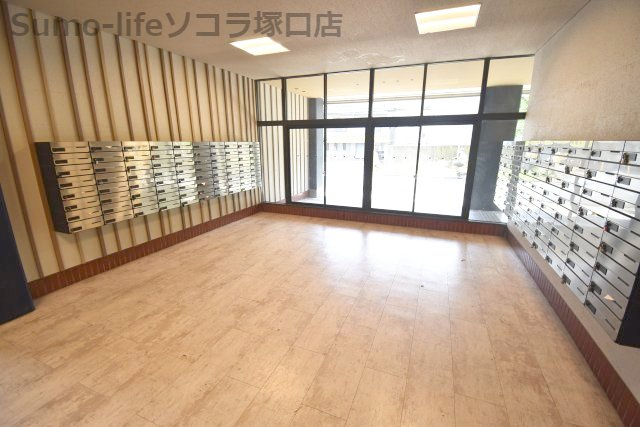 ビレッジハウス南清水タワーのロビー