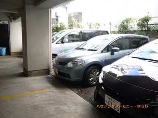 【その他共用部分】 | 敷地内には、駐車場もあります。