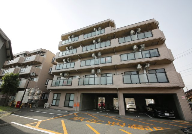 第二ハイツ竹長のエントランス