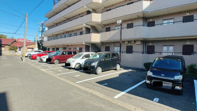 第二ハイツ竹長の駐車場