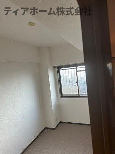 ライオンズマンション大和八木の居間・リビング|洋室約４．５畳　※工事完了時／２０２４年６月の写真